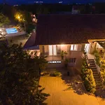 House Mia With Pool