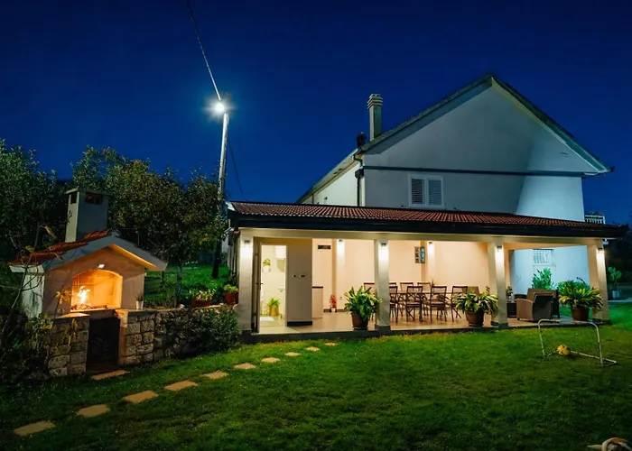 House Mia With Pool *