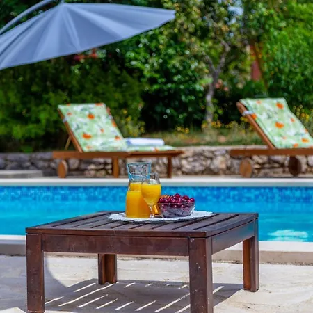 House Mia With Pool * Imotski