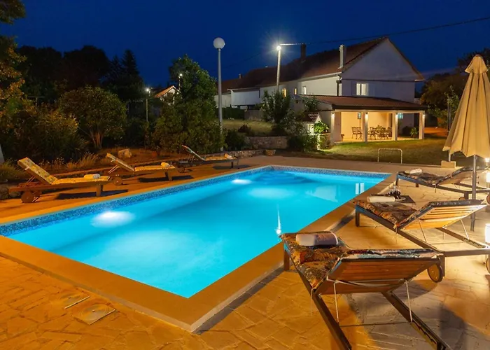 House Mia With Pool * Imotski