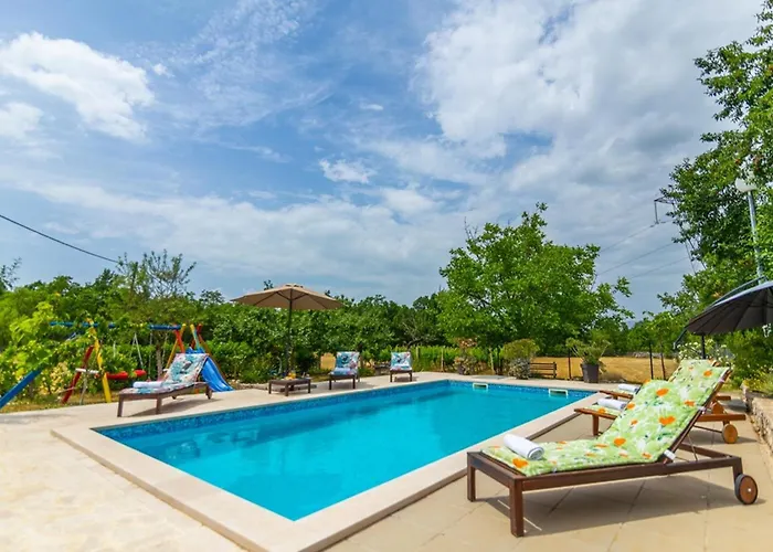 Villa House Mia With Pool Imotski