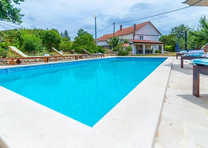 Villa House Mia With Pool